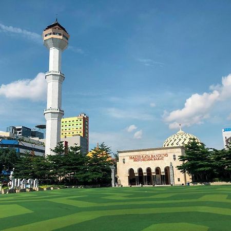 Hotel Spot On 91186 Losmen Yanti Bandung Zewnętrze zdjęcie