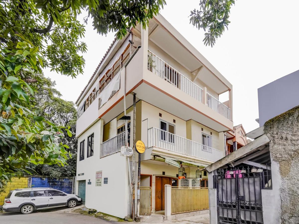 Hotel Spot On 91186 Losmen Yanti Bandung Zewnętrze zdjęcie