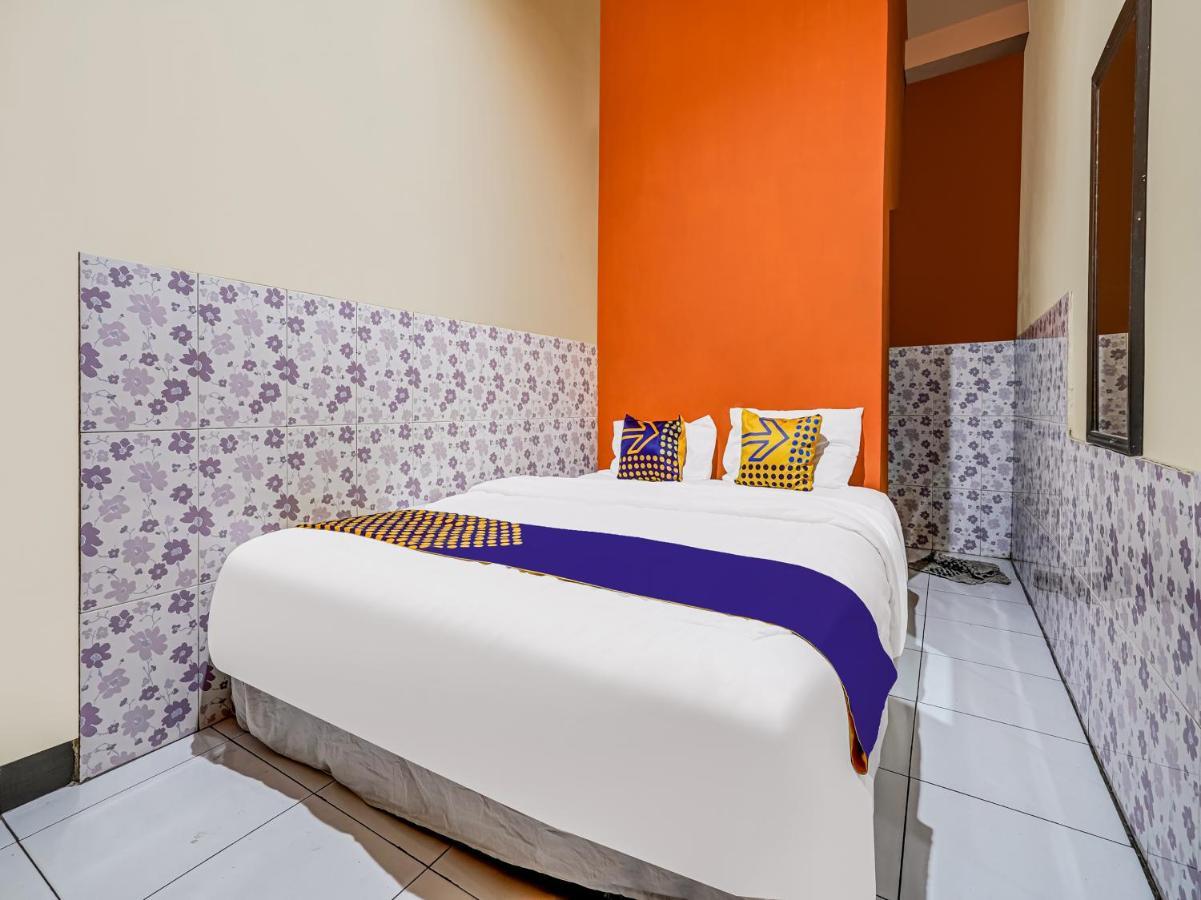 Hotel Spot On 91186 Losmen Yanti Bandung Zewnętrze zdjęcie