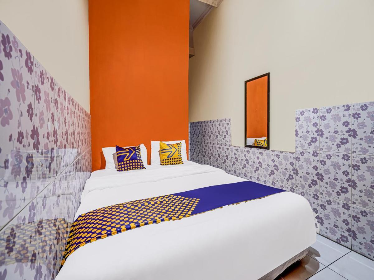 Hotel Spot On 91186 Losmen Yanti Bandung Zewnętrze zdjęcie