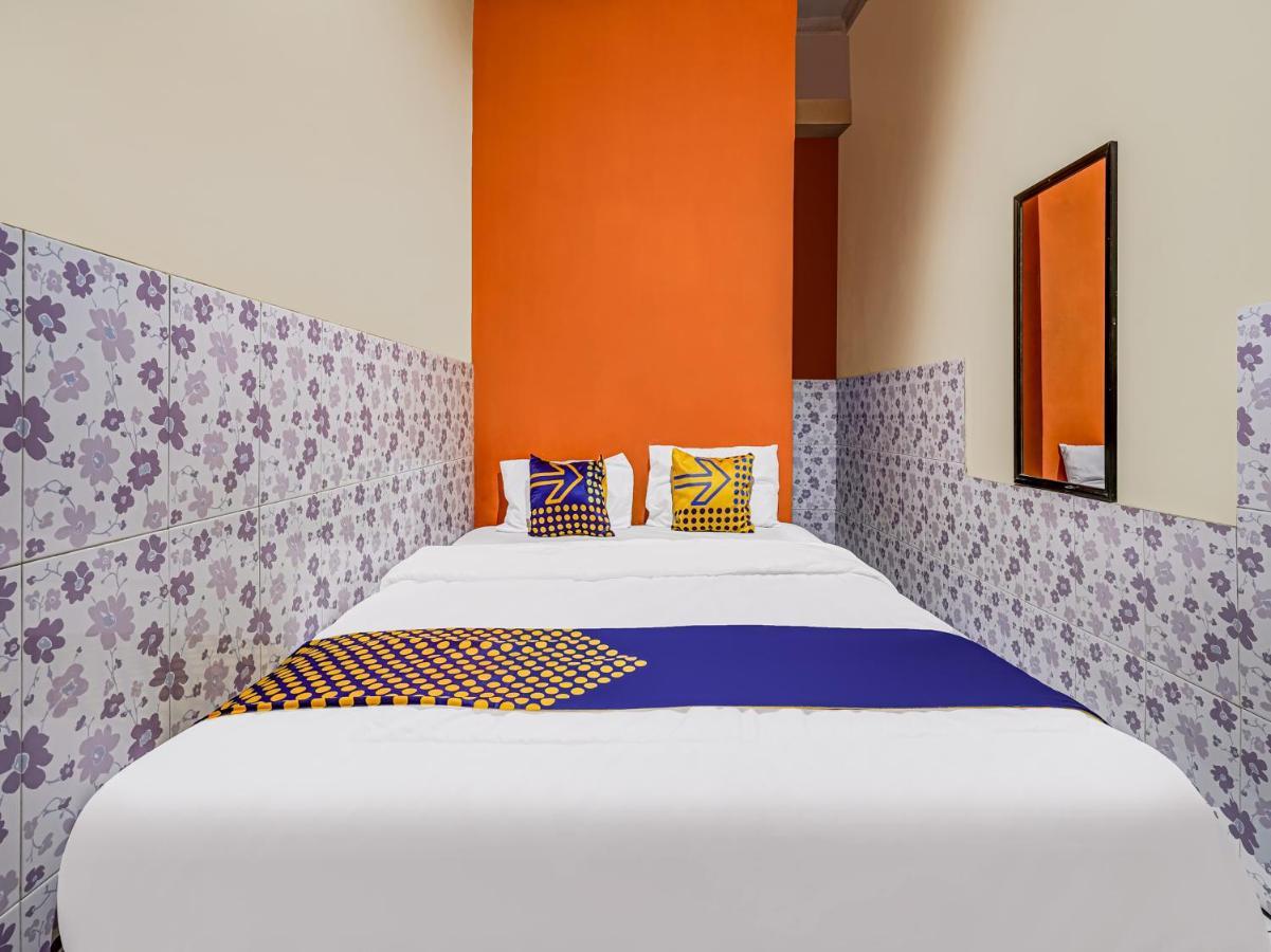 Hotel Spot On 91186 Losmen Yanti Bandung Zewnętrze zdjęcie