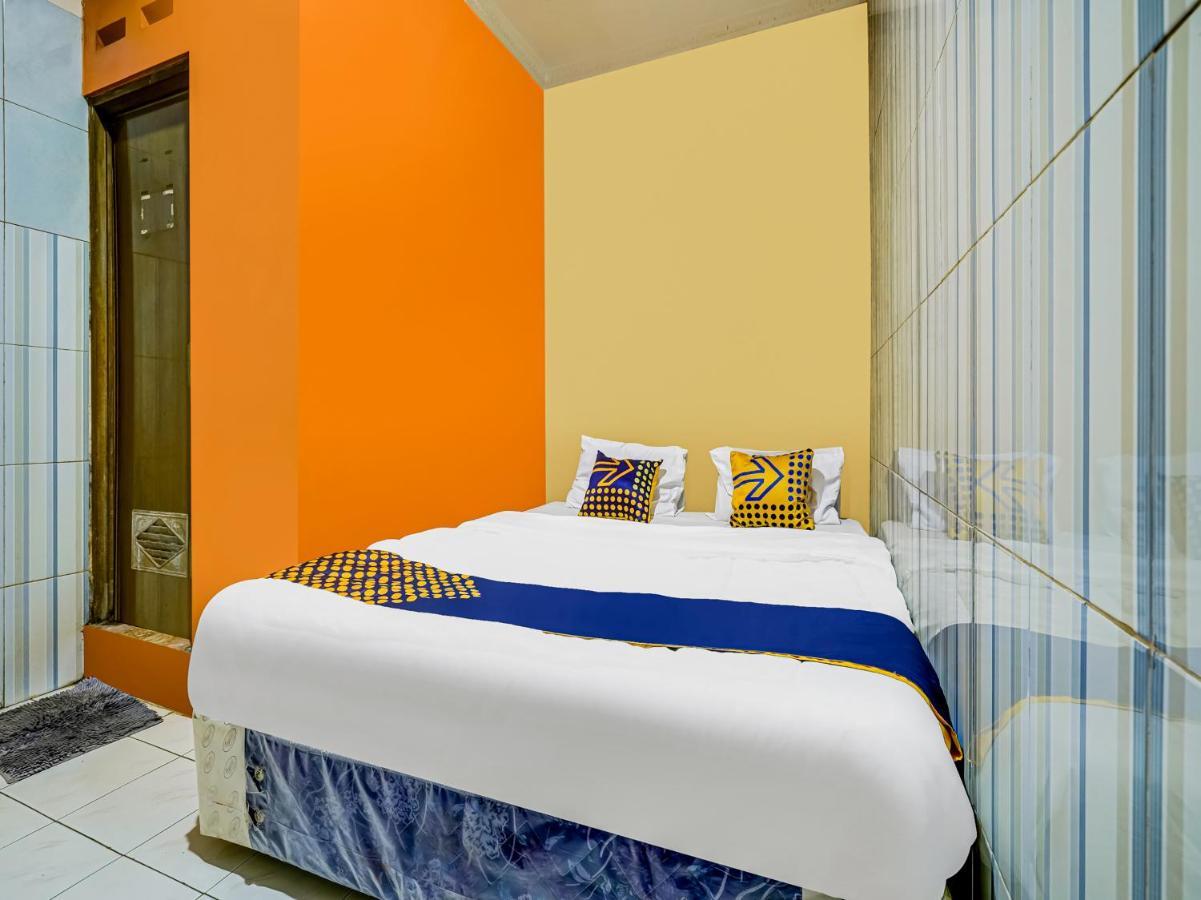 Hotel Spot On 91186 Losmen Yanti Bandung Zewnętrze zdjęcie